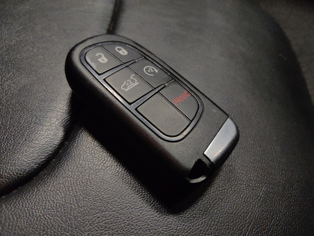 2019 Jeep Cherokee in Tucson, AZ 85705 - 18058784 32