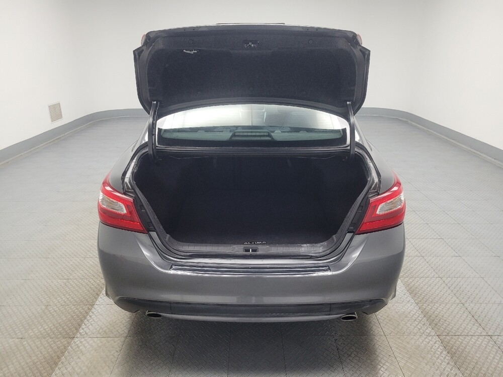 2017 Nissan Altima in Ft Wayne, IN 46805 - 18059024 29