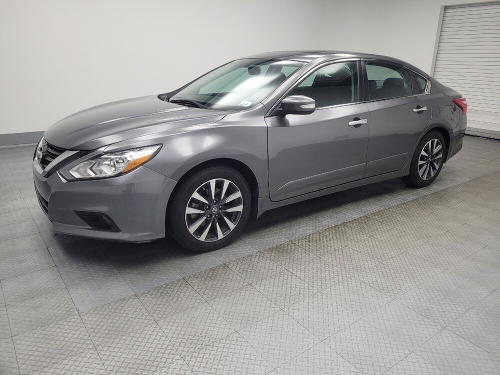 2017 Nissan Altima in Ft Wayne, IN 46805 - 18059024 2