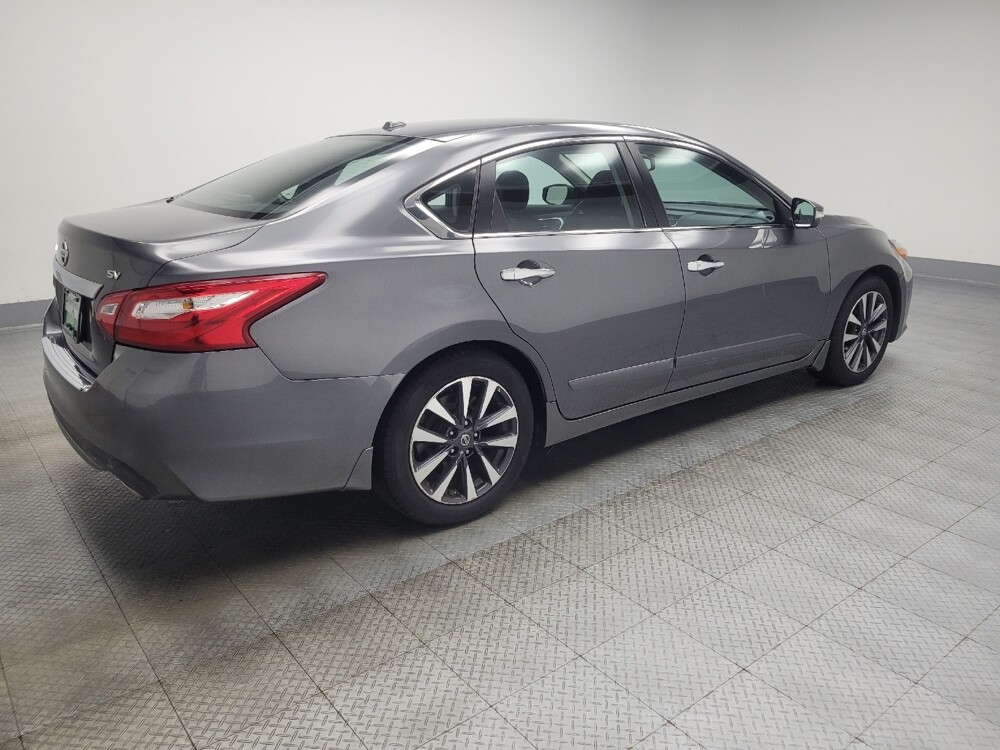 2017 Nissan Altima in Ft Wayne, IN 46805 - 18059024 10