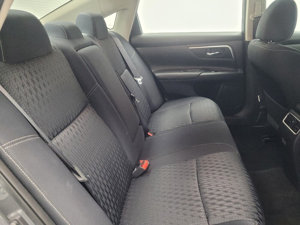 2017 Nissan Altima in Ft Wayne, IN 46805 - 18059024 19
