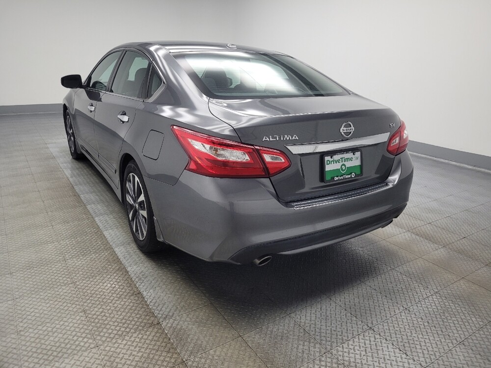 2017 Nissan Altima in Ft Wayne, IN 46805 - 18059024 5