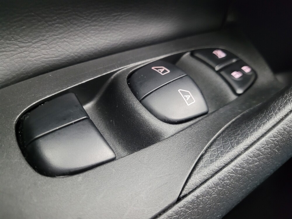 2017 Nissan Altima in Ft Wayne, IN 46805 - 18059024 27