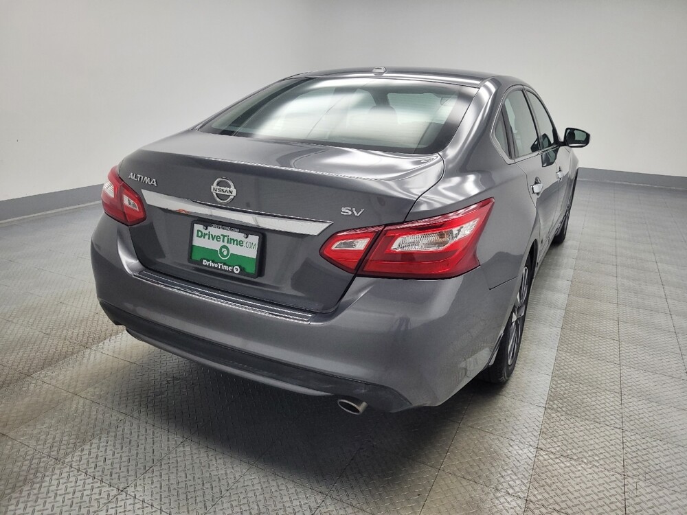 2017 Nissan Altima in Ft Wayne, IN 46805 - 18059024 7