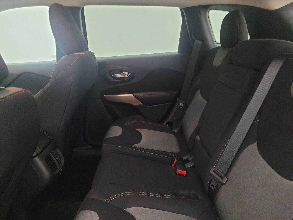 2018 Jeep Cherokee in Lakeland, FL 33815 - 18059144 18