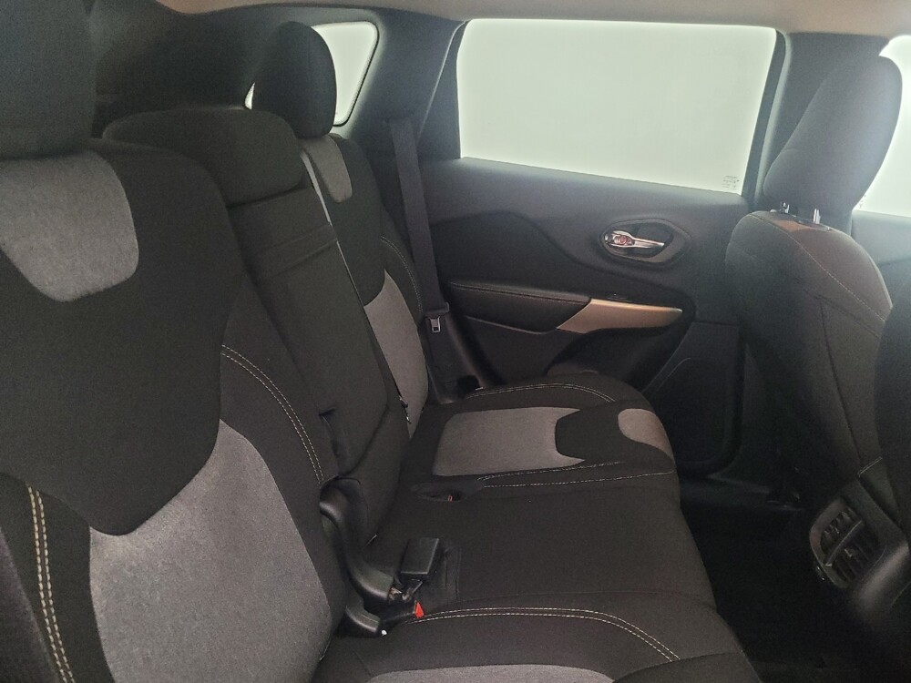 2018 Jeep Cherokee in Lakeland, FL 33815 - 18059144 19