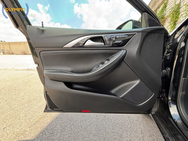 2017 INFINITI QX30 in Decatur, GA 30032 - 18059186 42