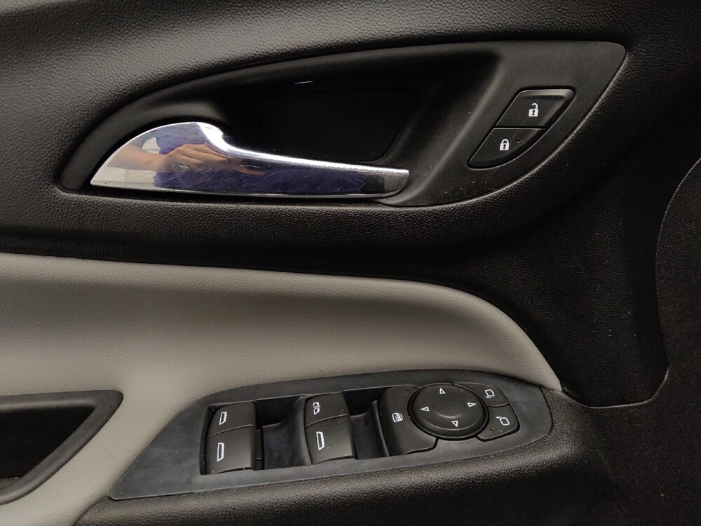 2019 Chevrolet Equinox in Lakewood, CO 80215 - 18059224 27