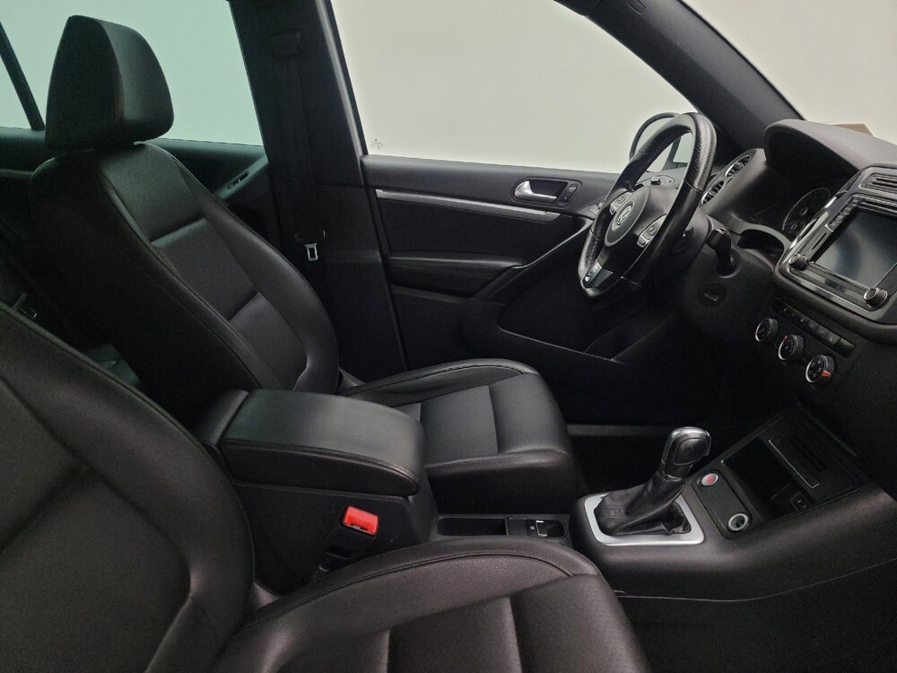 2016 Volkswagen Tiguan in Des Moines, IA 50310 - 18059317 21