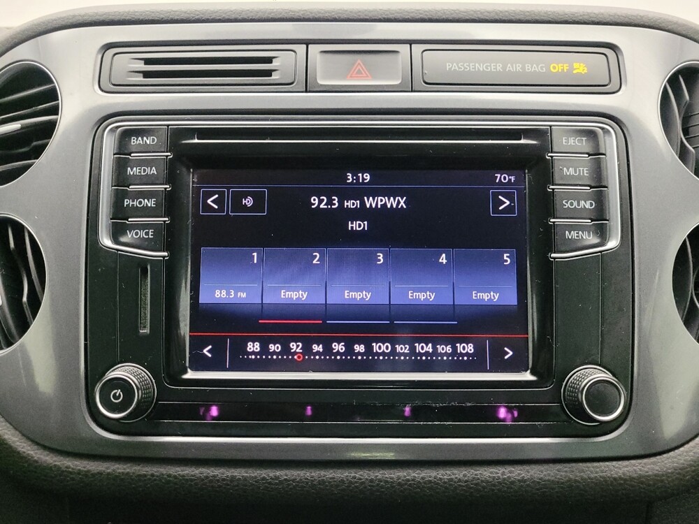 2016 Volkswagen Tiguan in Des Moines, IA 50310 - 18059317 25