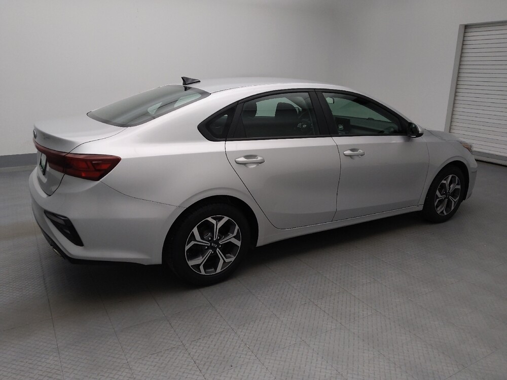 2019 Kia Forte in Lakewood, CO 80215 - 18059371 10