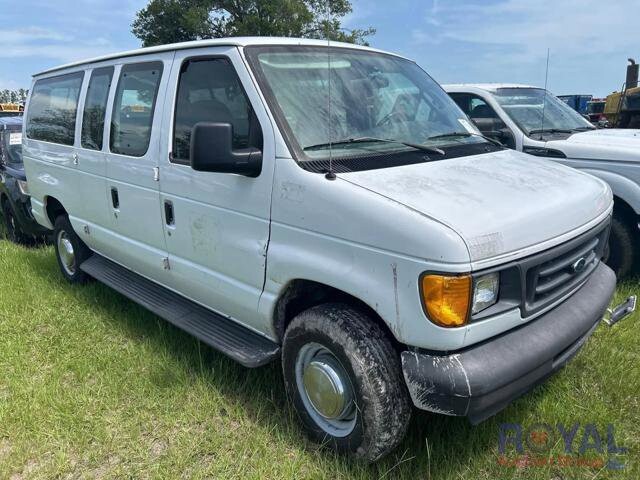 2004 Ford E-350 and Econoline 350 in Blauvelt, NY 10913 - 18059428