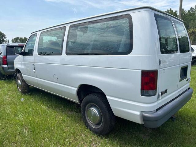 2004 Ford E-350 and Econoline 350 in Blauvelt, NY 10913 - 18059428 4