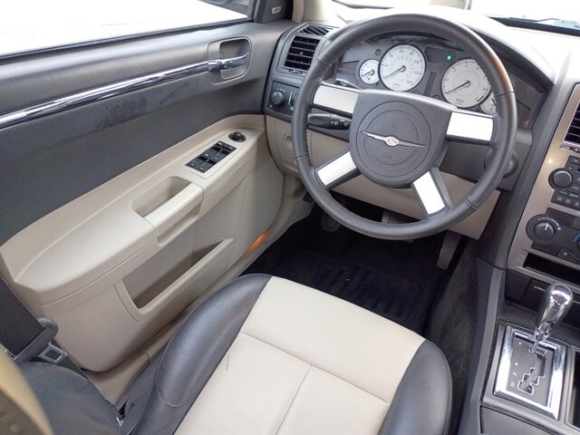 2006 Chrysler 300 in Hudson, FL 34669 - 18059724 11
