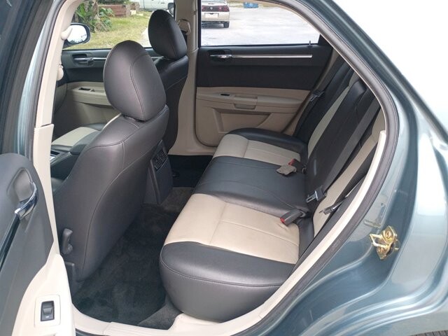 2006 Chrysler 300 in Hudson, FL 34669 - 18059724 9