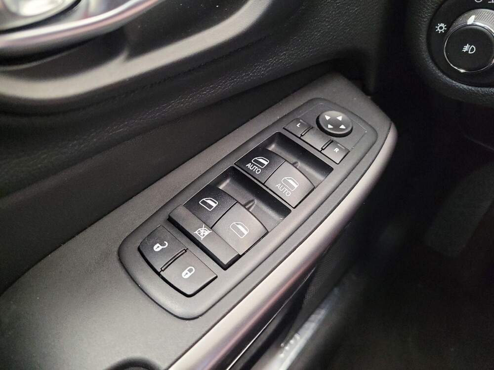 2019 Jeep Cherokee in Maple Heights, OH 44137 - 18059916 27