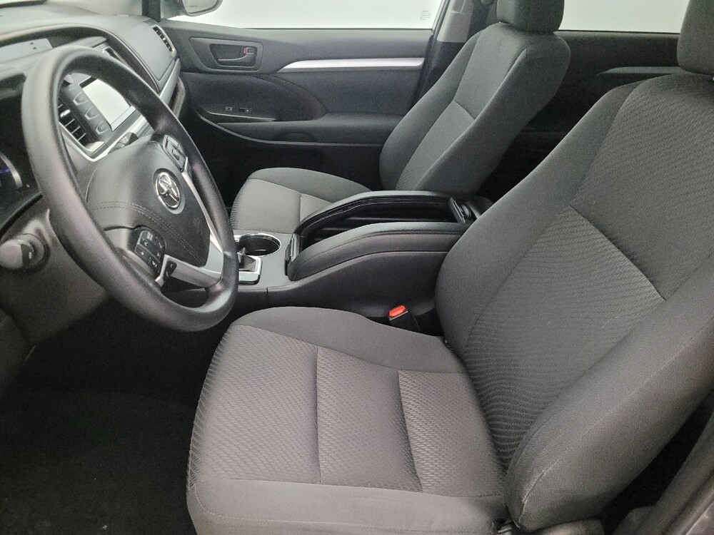 2019 Toyota Highlander in Temple Hills, MD 20746 - 18059925 17