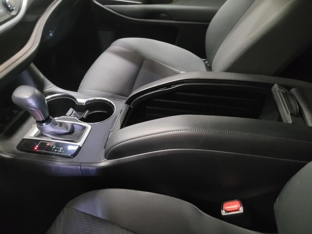 2019 Toyota Highlander in Temple Hills, MD 20746 - 18059925 26