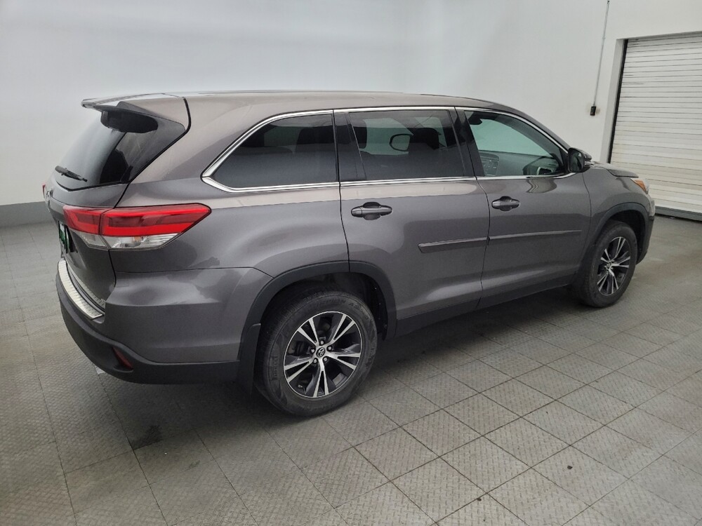 2019 Toyota Highlander in Temple Hills, MD 20746 - 18059925 10