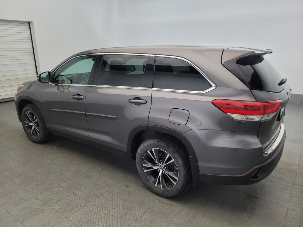 2019 Toyota Highlander in Temple Hills, MD 20746 - 18059925 3