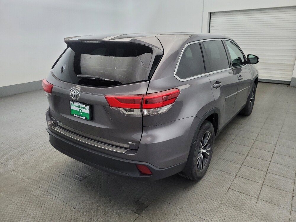 2019 Toyota Highlander in Temple Hills, MD 20746 - 18059925 9