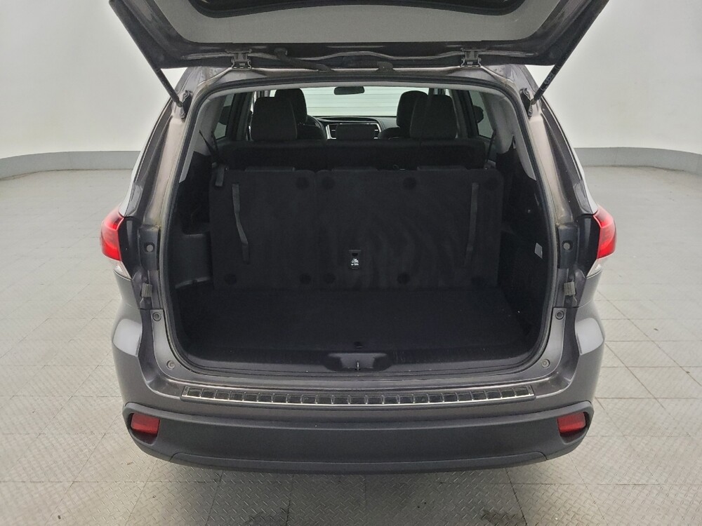 2019 Toyota Highlander in Temple Hills, MD 20746 - 18059925 29
