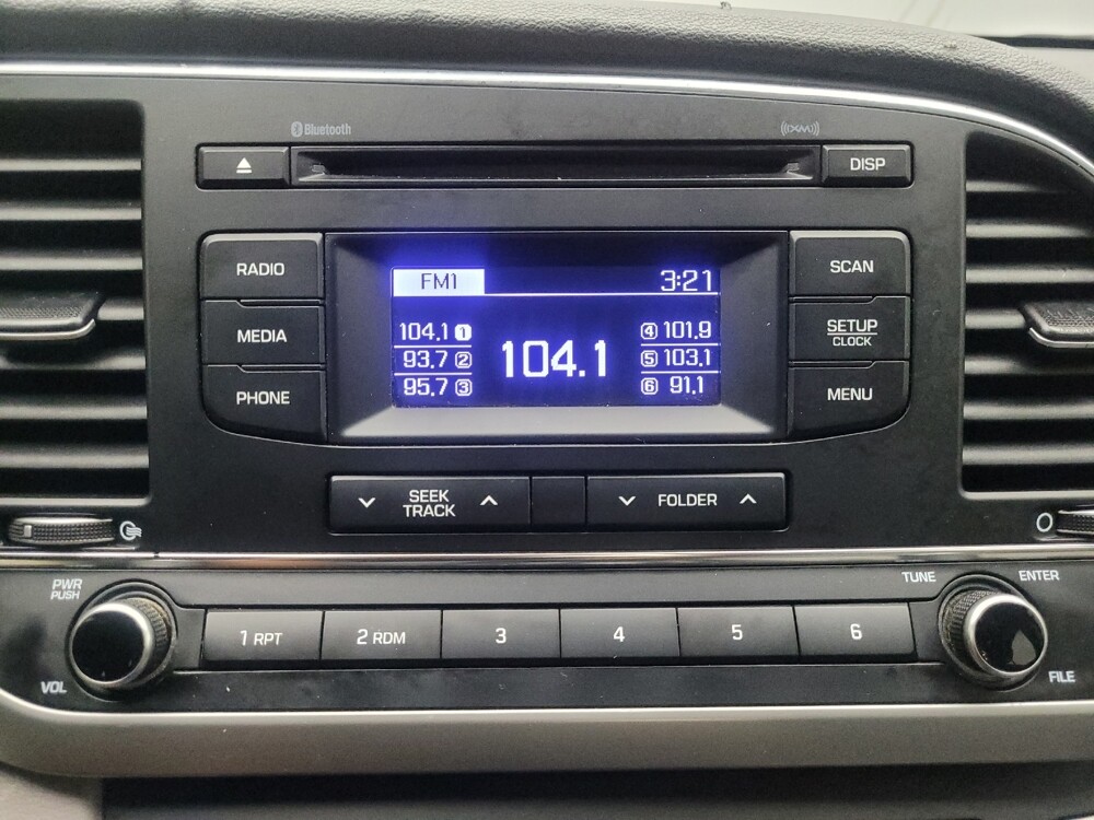 2017 Hyundai Elantra in Des Moines, IA 50310 - 18059942 25