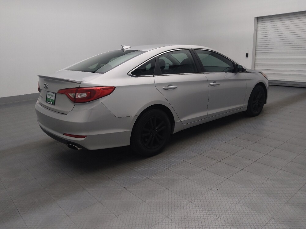 2016 Hyundai Sonata in Ocala, FL 34471 - 18059978 10