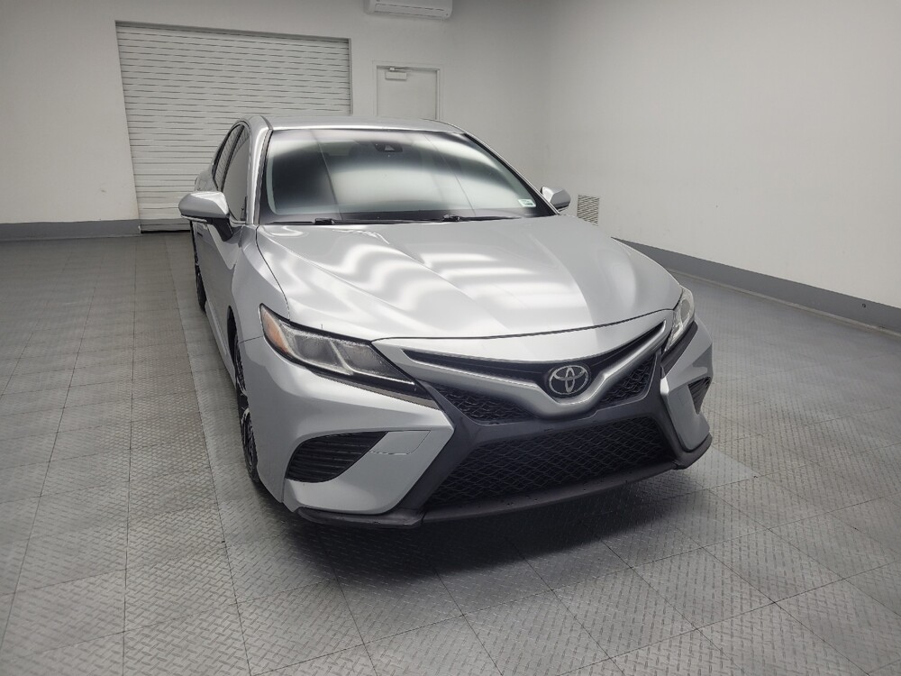 2018 Toyota Camry in Highland, IN 46322 - 18060440 14