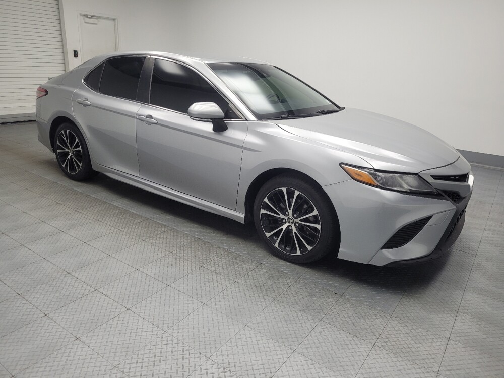 2018 Toyota Camry in Highland, IN 46322 - 18060440 11