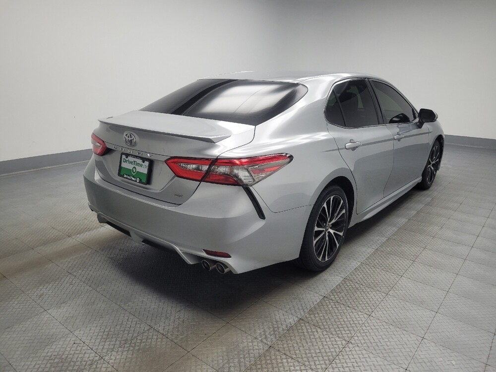 2018 Toyota Camry in Highland, IN 46322 - 18060440 9