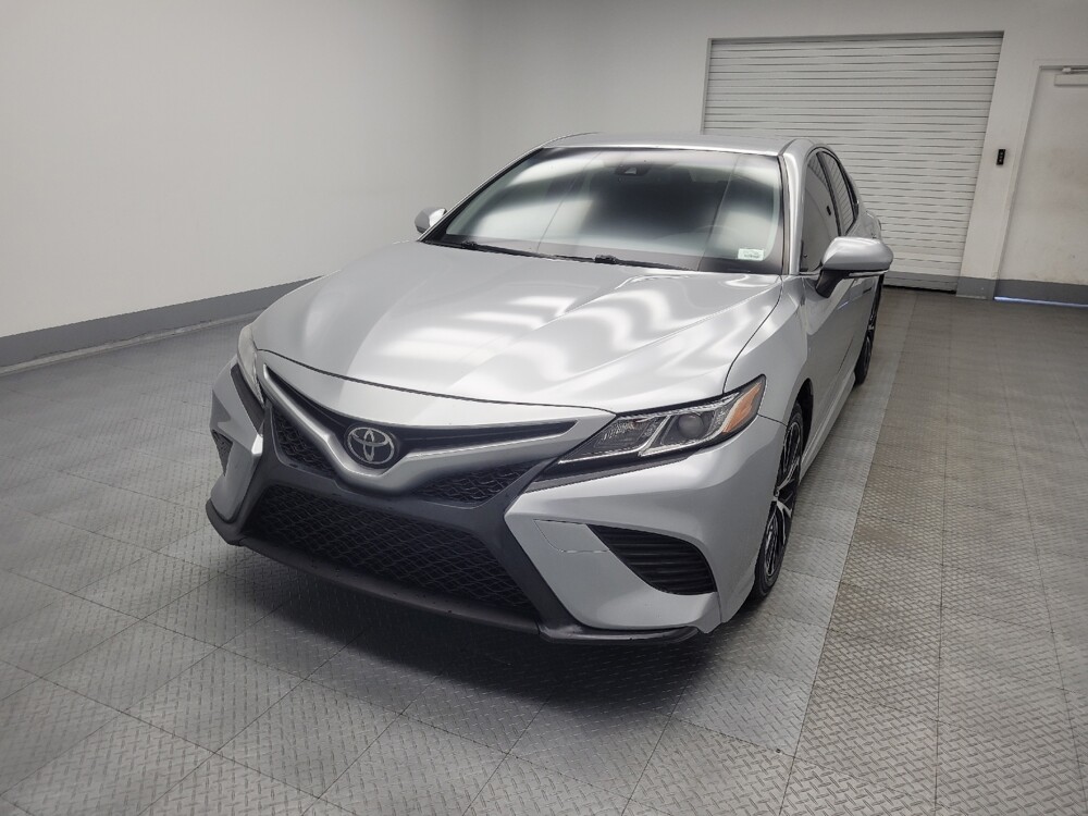 2018 Toyota Camry in Highland, IN 46322 - 18060440 15