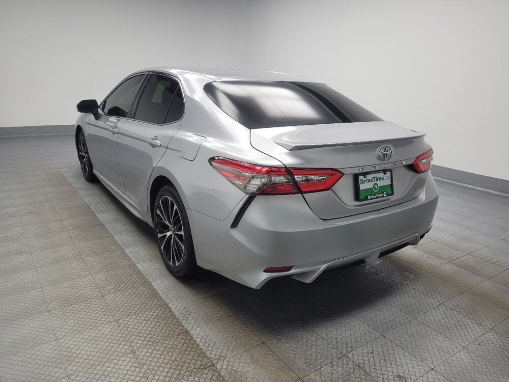 2018 Toyota Camry in Highland, IN 46322 - 18060440 5