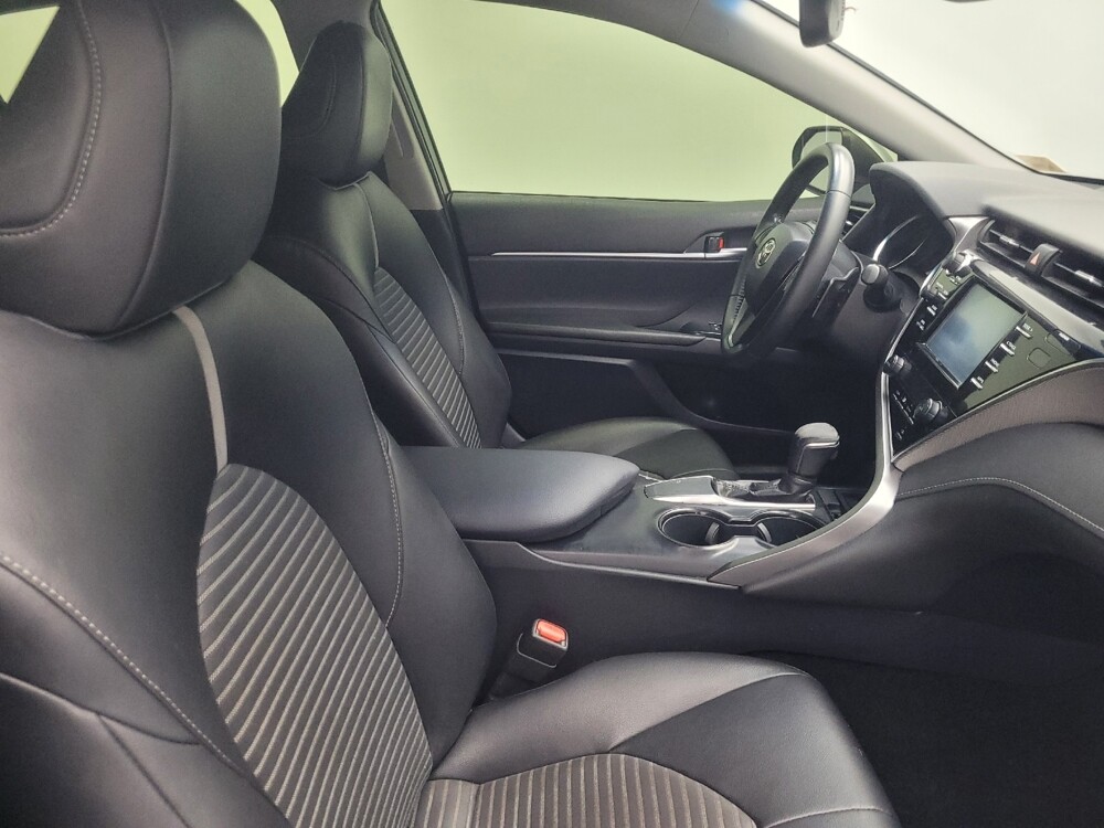 2018 Toyota Camry in Highland, IN 46322 - 18060440 21