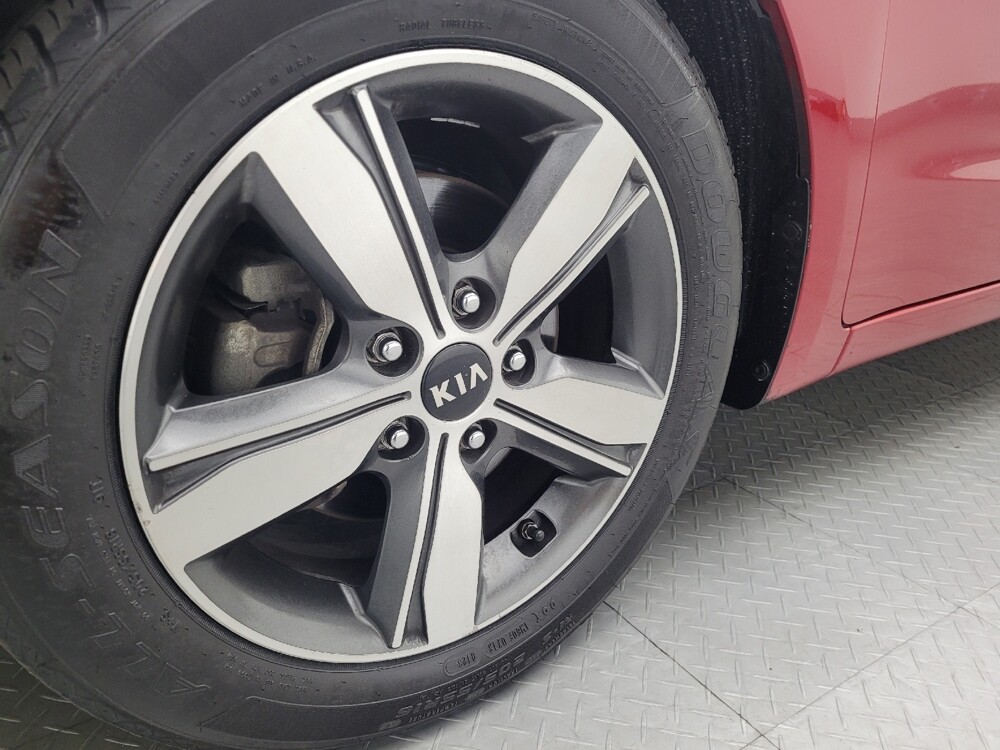 2018 Kia Forte in Orlando, FL 32808 - 18060453 31