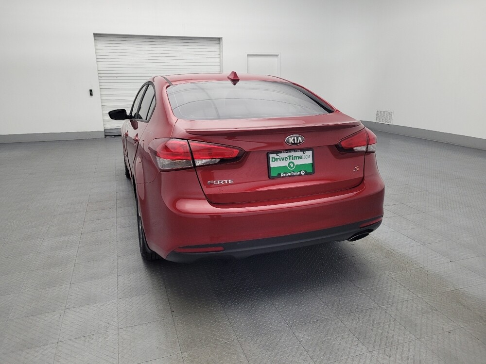 2018 Kia Forte in Orlando, FL 32808 - 18060453 6