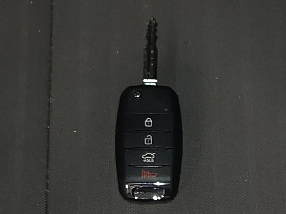 2018 Kia Forte in Orlando, FL 32808 - 18060453 32