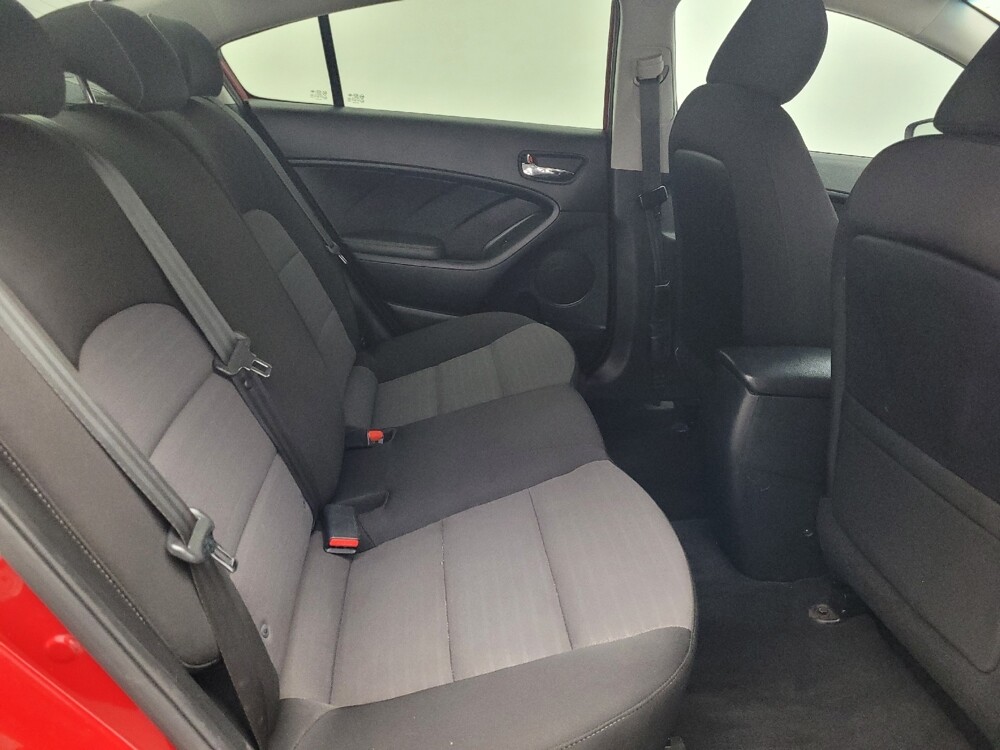 2018 Kia Forte in Orlando, FL 32808 - 18060453 19