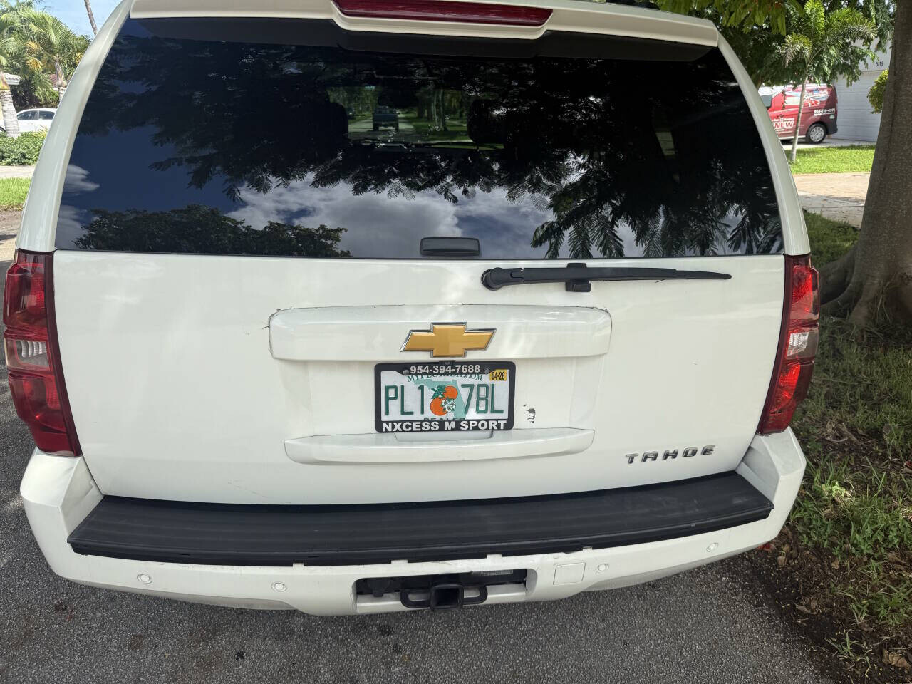 2013 Chevrolet Tahoe in Hollywood, FL 33023-1906 - 18060478 5