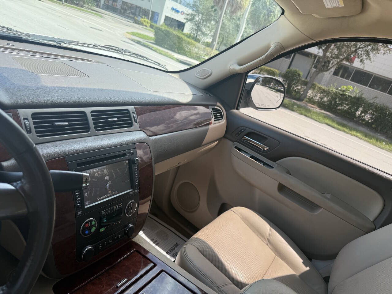 2013 Chevrolet Tahoe in Hollywood, FL 33023-1906 - 18060478 22