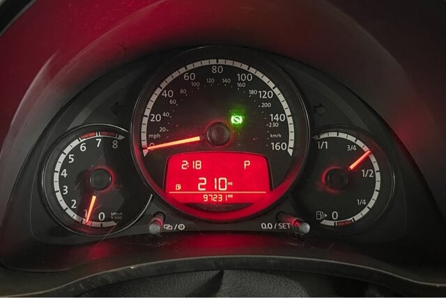 2013 Volkswagen Beetle in Conyers, GA 30094 - 18060486 11