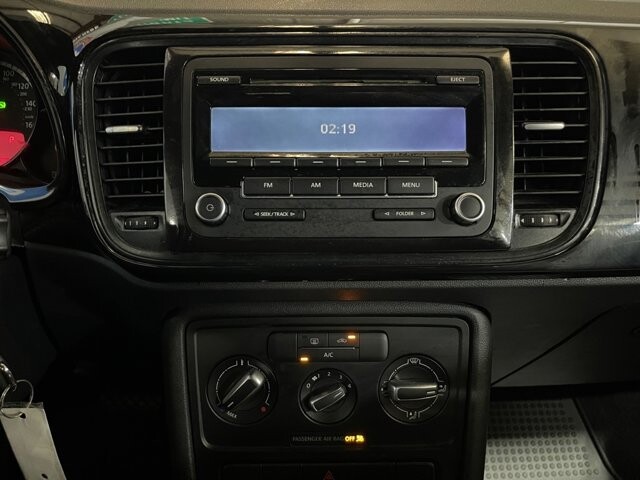 2013 Volkswagen Beetle in Conyers, GA 30094 - 18060486 13