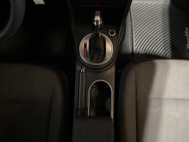 2013 Volkswagen Beetle in Conyers, GA 30094 - 18060486 14