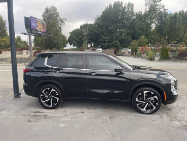 2022 Mitsubishi Outlander in Mount Vernon, WA 98273