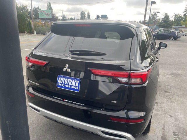 2022 Mitsubishi Outlander in Mount Vernon, WA 98273 - 18060492 3