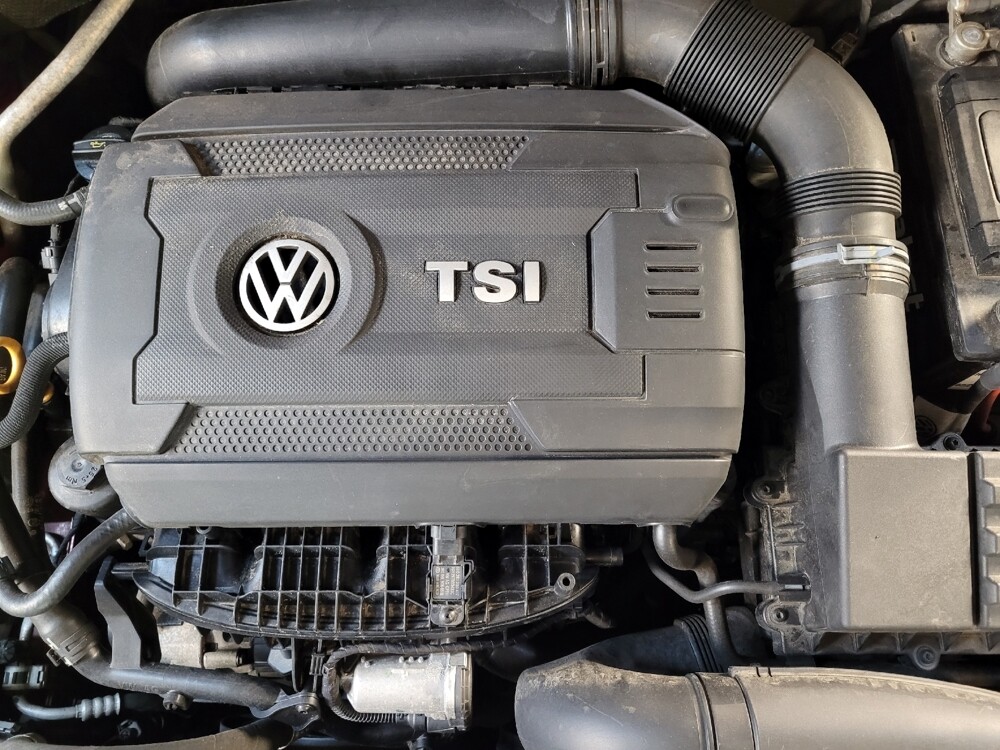 2017 Volkswagen Passat in Winston-Salem, NC 27103 - 18060626 30