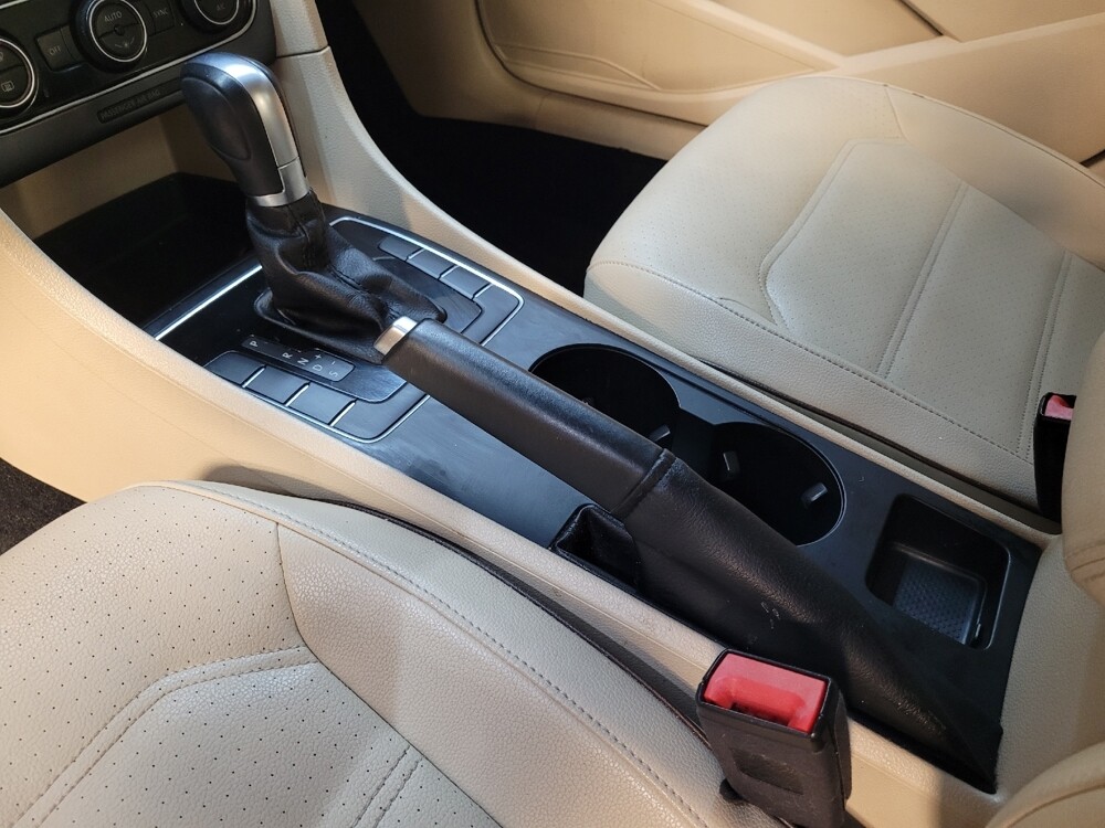 2017 Volkswagen Passat in Winston-Salem, NC 27103 - 18060626 26