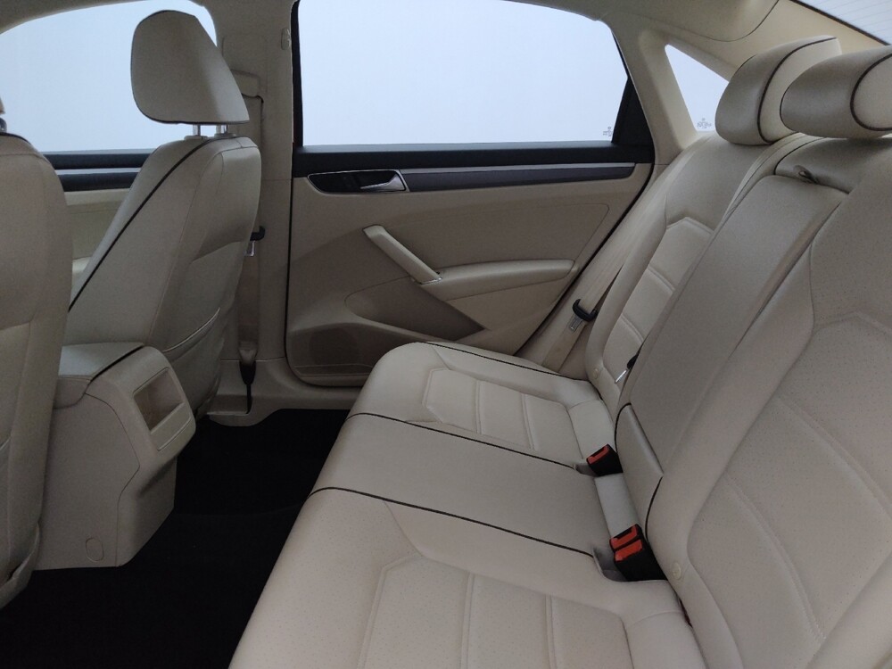 2017 Volkswagen Passat in Winston-Salem, NC 27103 - 18060626 18