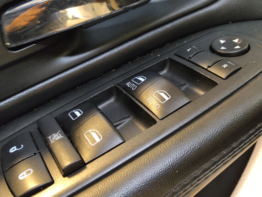 2018 Dodge Grand Caravan in Winston-Salem, NC 27103 - 18060629 27