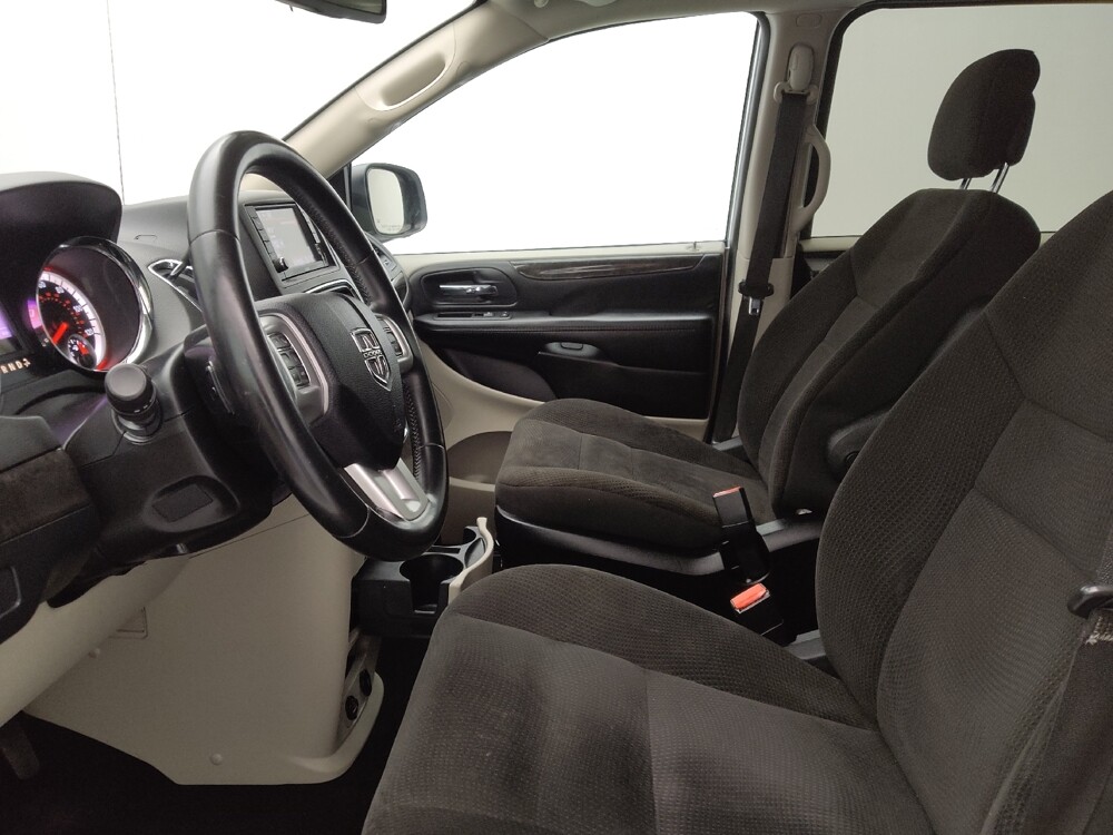 2018 Dodge Grand Caravan in Winston-Salem, NC 27103 - 18060629 17